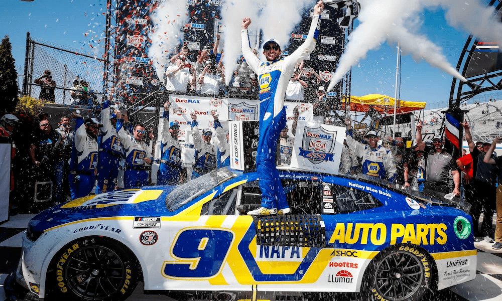 【nascar】chase elliott拿下因大雨延迟的dover_atlanta_赛车_赛季