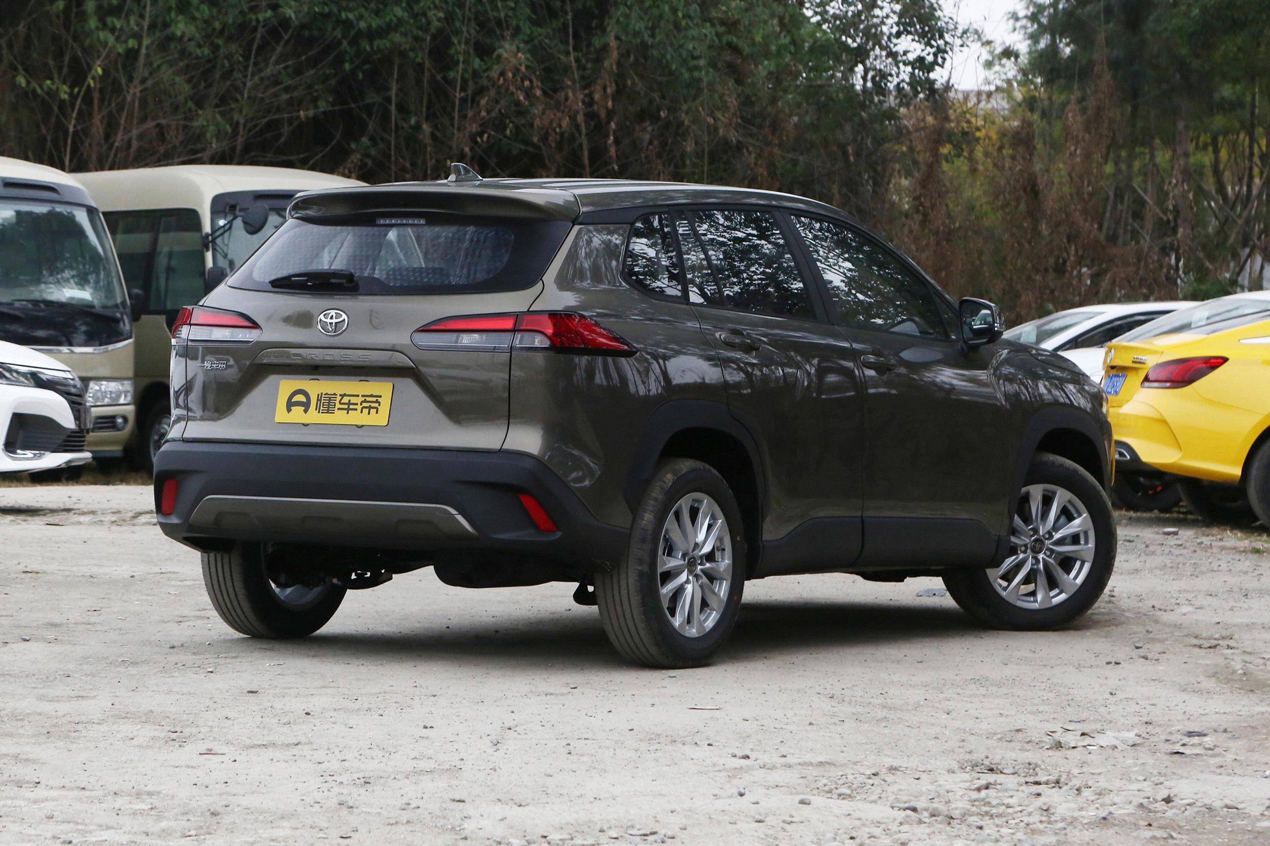 售1298万起全系标配20l发动机带你了解丰田卡罗拉锐放