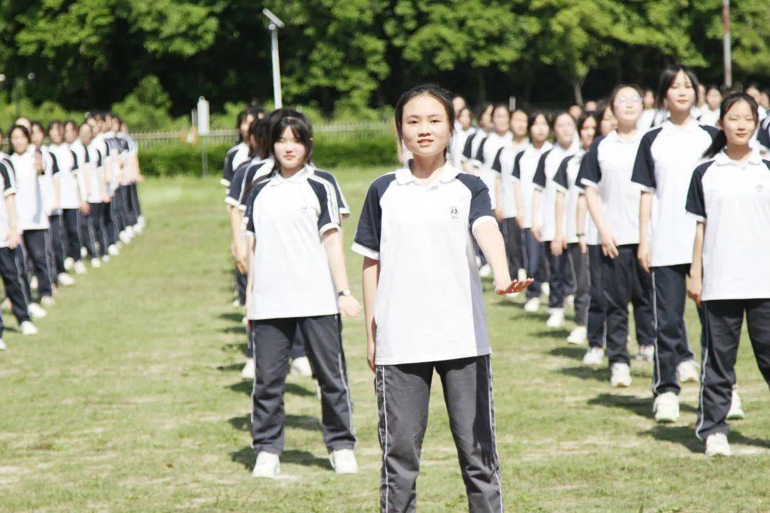 最燃青春曲玩转室内操海宁技师学院举行全院室内操比赛