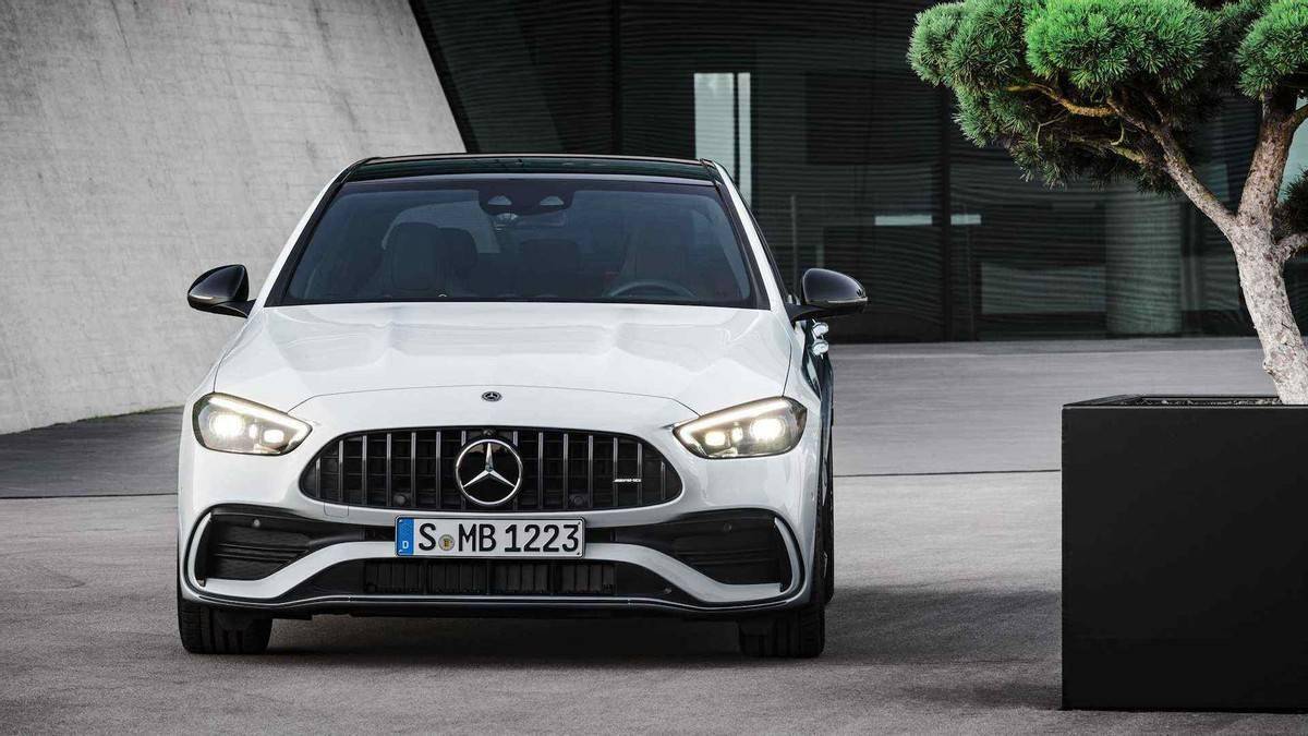 全新奔驰amgc43在海外发布配20t48v轻混还有双边四出的排气