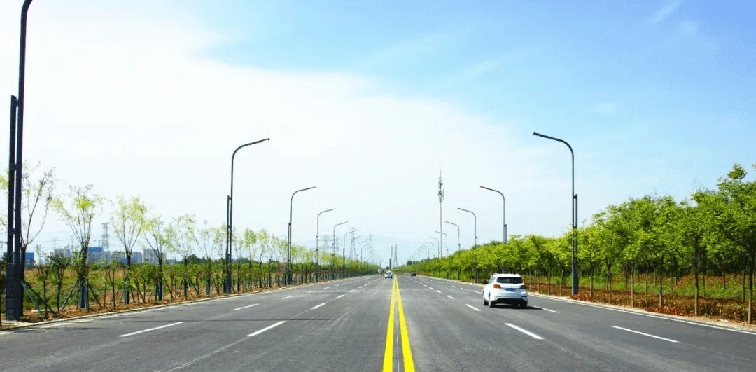 转告两车道变6车道咸阳河堤路这段已通车