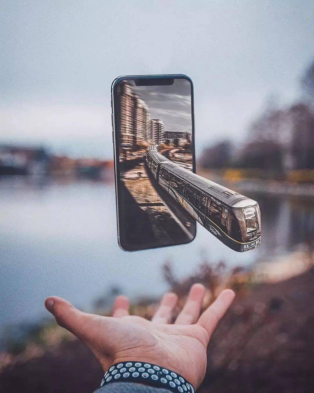 脑洞大开的美国摄影艺术家james