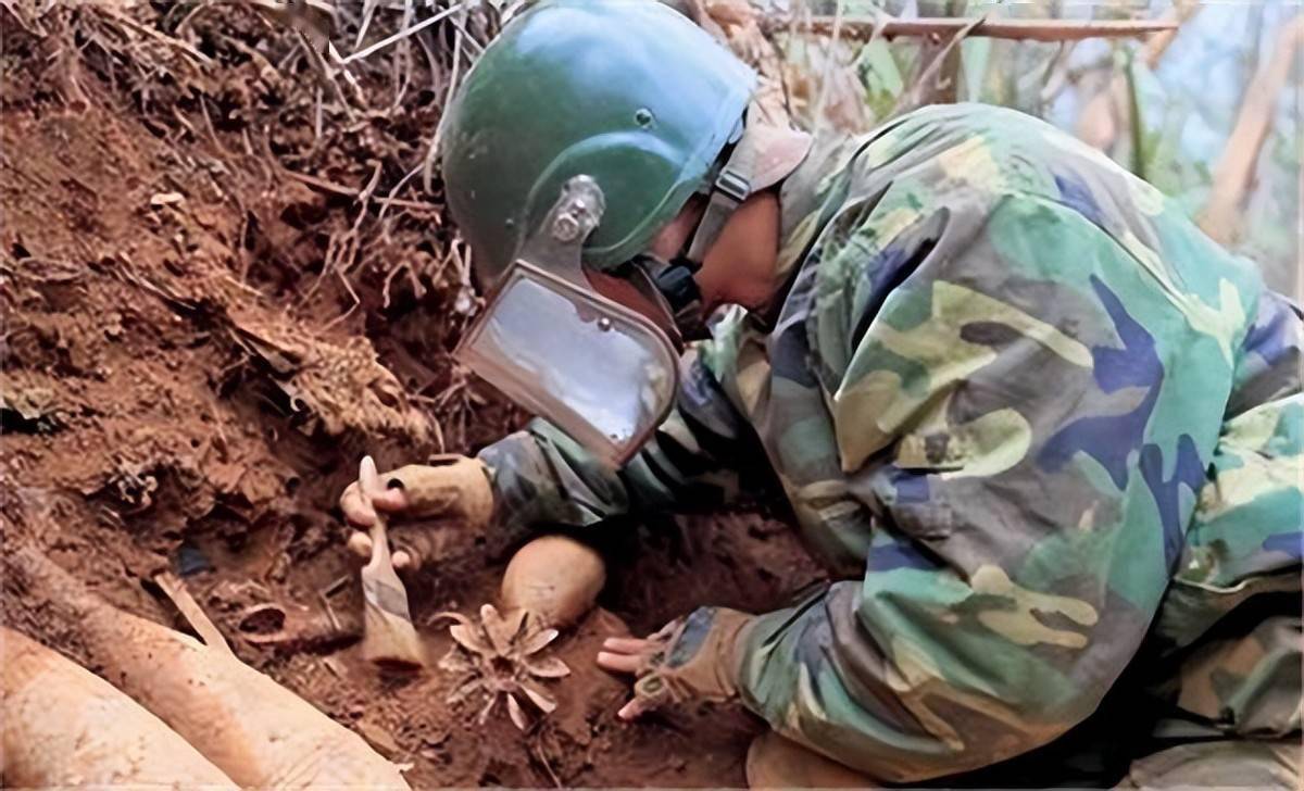 2018年排雷英雄杜富国获一等功享受什么待遇