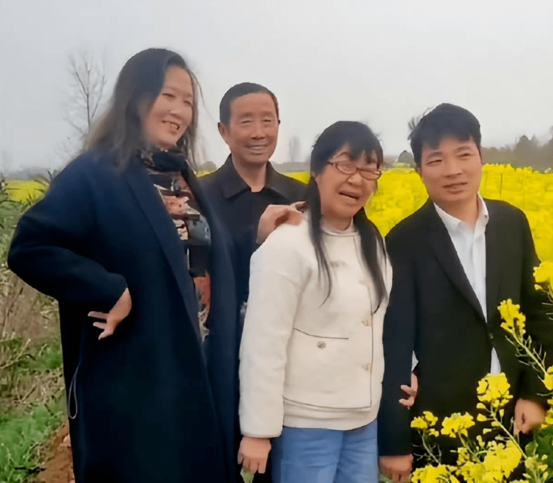 46岁余秀华:我结婚了,老公90后_尹世平_婚姻_亲儿子