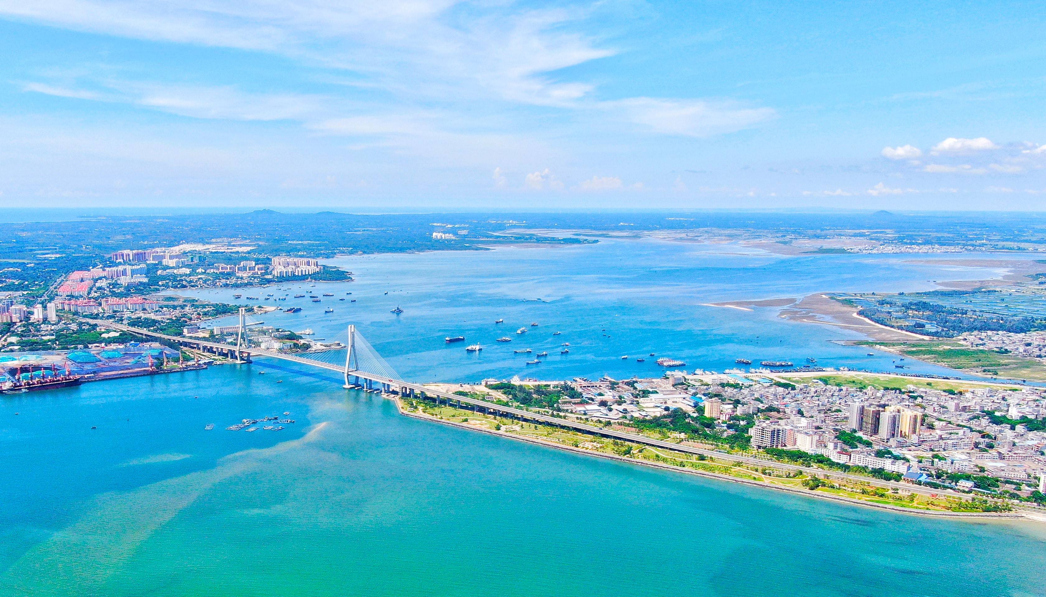 偉大變革瓊島良港湧新潮在海南洋浦感受自貿港建設新動向