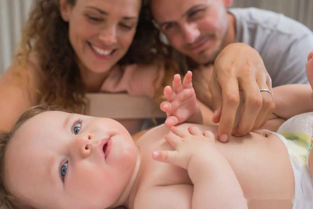 在美国未婚生子怎么上户口_未婚去美国生孩子_在美国未婚生子合法吗