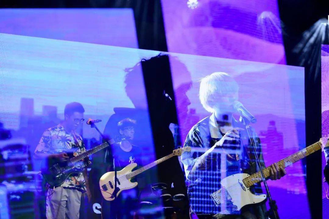 双面镜成为潜入白昼的流星平话专访