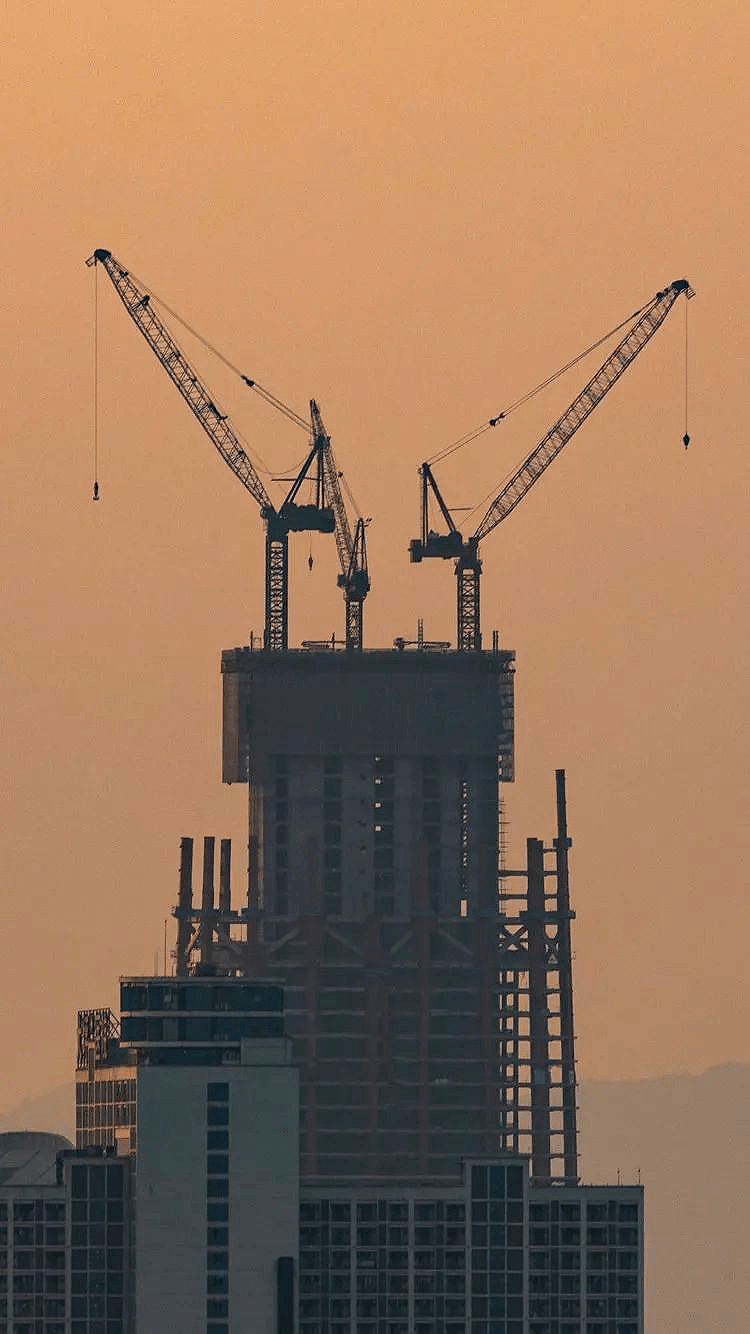 重庆在建第一高楼即将封顶形如一叶帆船