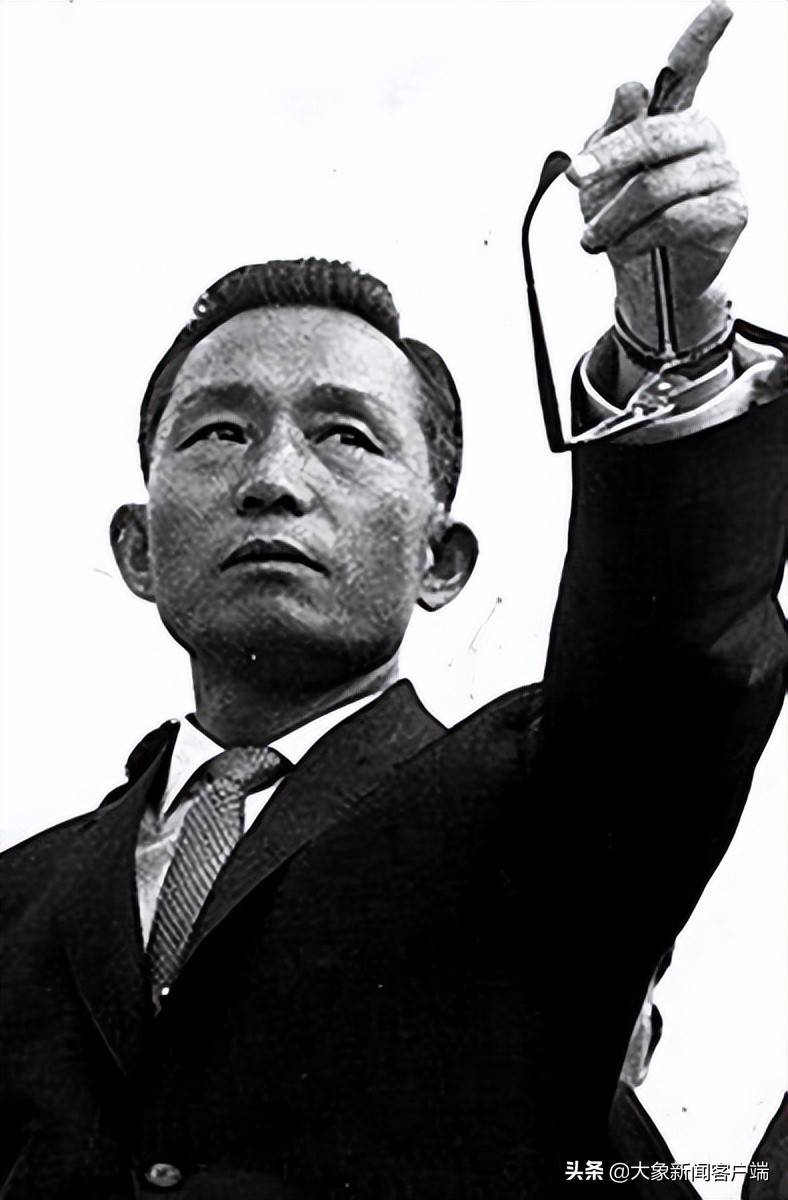 任期:1960-1961年尹潽善 (资料图片)韩国第二任总统 尹潽善操纵总统