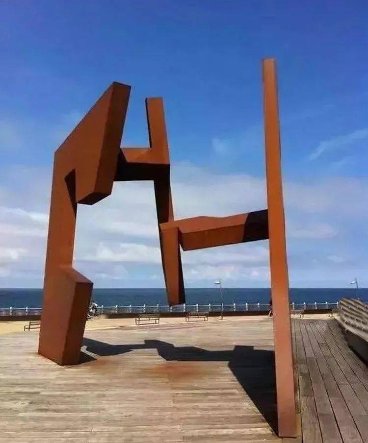 爱德华多61奇利达——构成主义的律动造型_雕塑_圣塞_西班牙