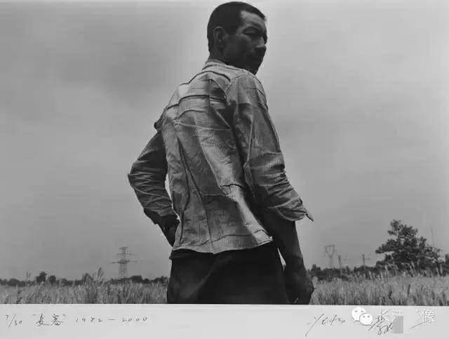 已故纪实摄影家凤翔乡党侯登科的《麦客》