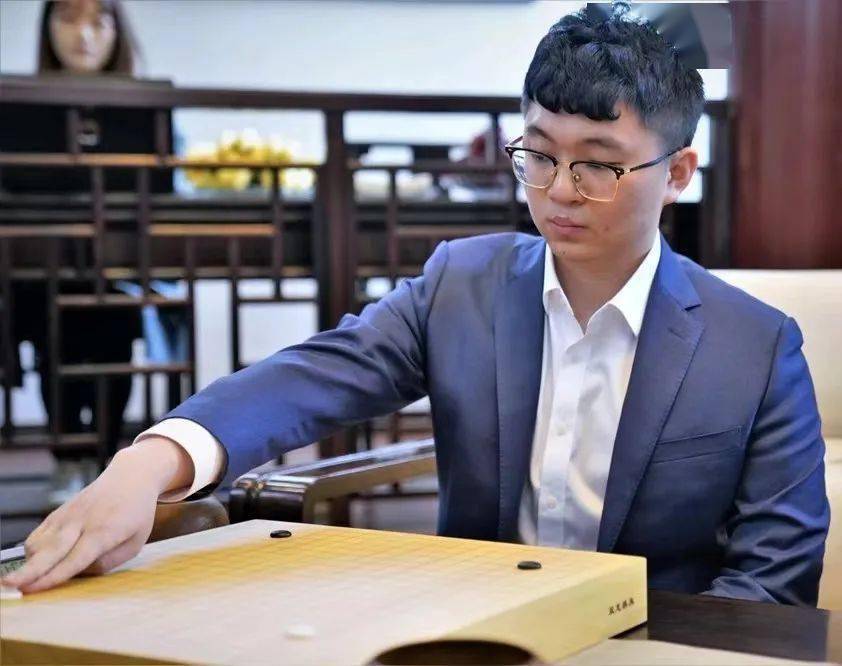 人物杨鼎新遇大赛最怕失眠保持健康身心全力备战亚运会