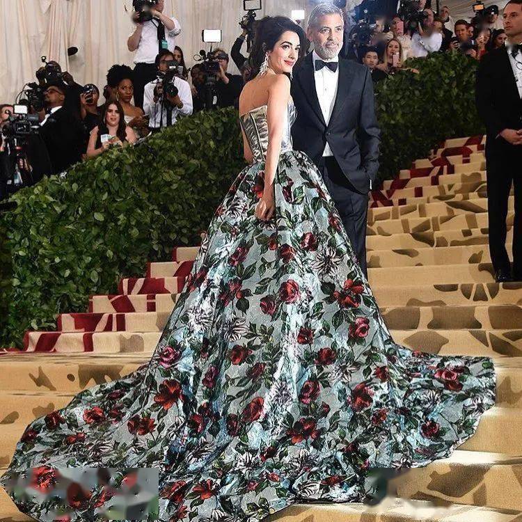 kylie minoguelily aldridgemiley cyrusbilly porterrichard quinn