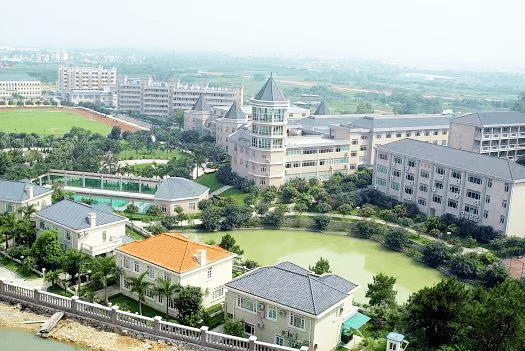 花都区邝维煜纪念中学图片