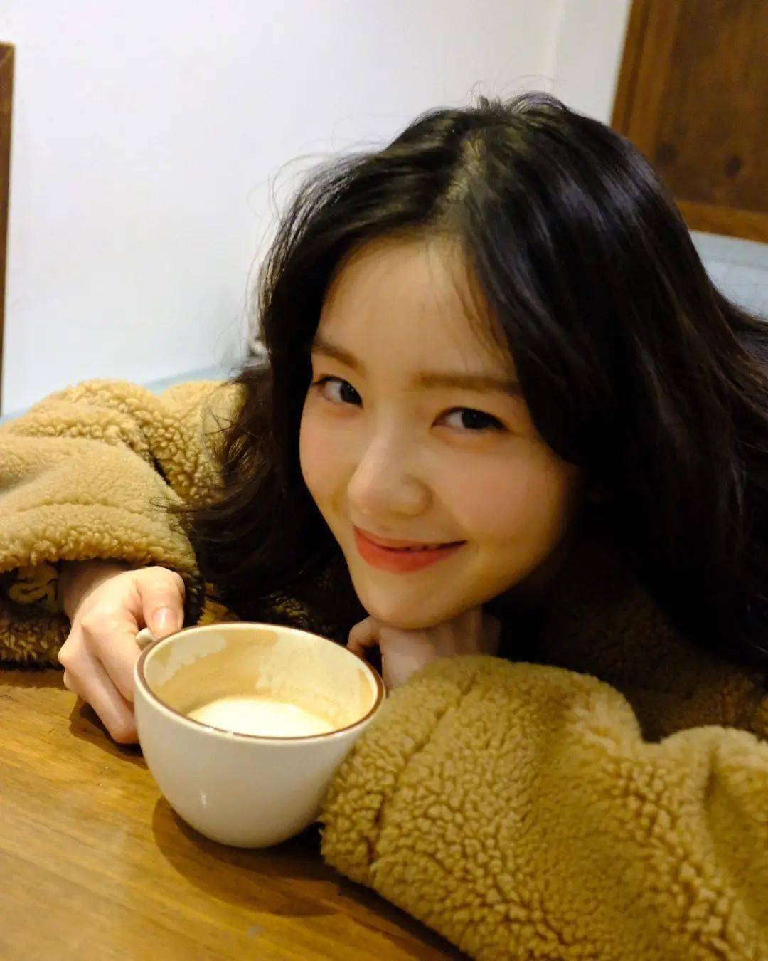 男友视角是粉丝福利叭有种浅浅女友的感觉草莓味的限定裴姐欧尼一笑