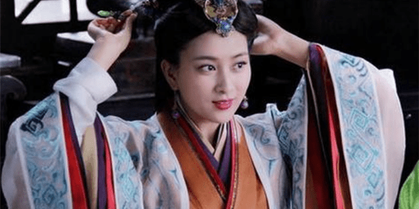 原创三国演义里罗贯中借火德星君化美妇人考验糜竺有何深意