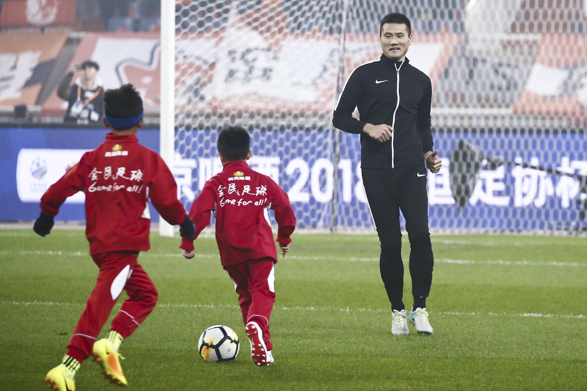 对话|邵佳一:中国足球正经历阵痛,需要更多青少年精英_拜仁_比赛_欧冠