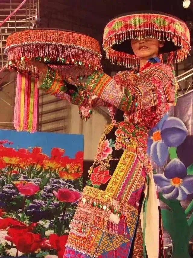保山昌宁苗族服饰带你走进国家级非遗传承
