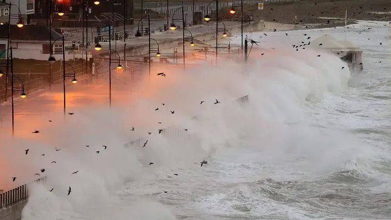 爱头条爱尔兰大片海滩受到海平面上升和风暴侵蚀威胁