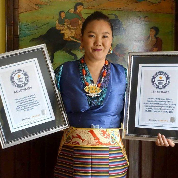 10次问鼎珠峰，48岁尼泊尔单亲妈妈刷新女性登顶纪录