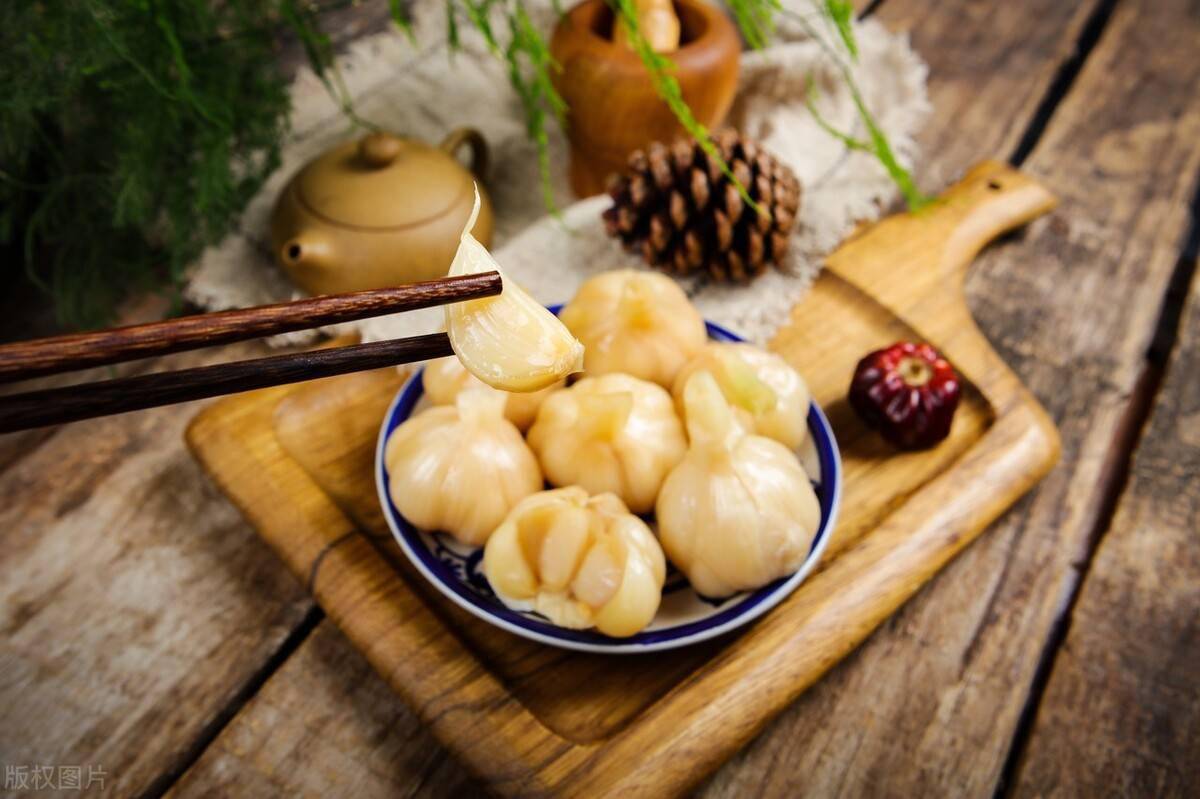 腌糖蒜的正宗做法65岁奶奶教我的秘诀味道酸甜爽脆久放不坏