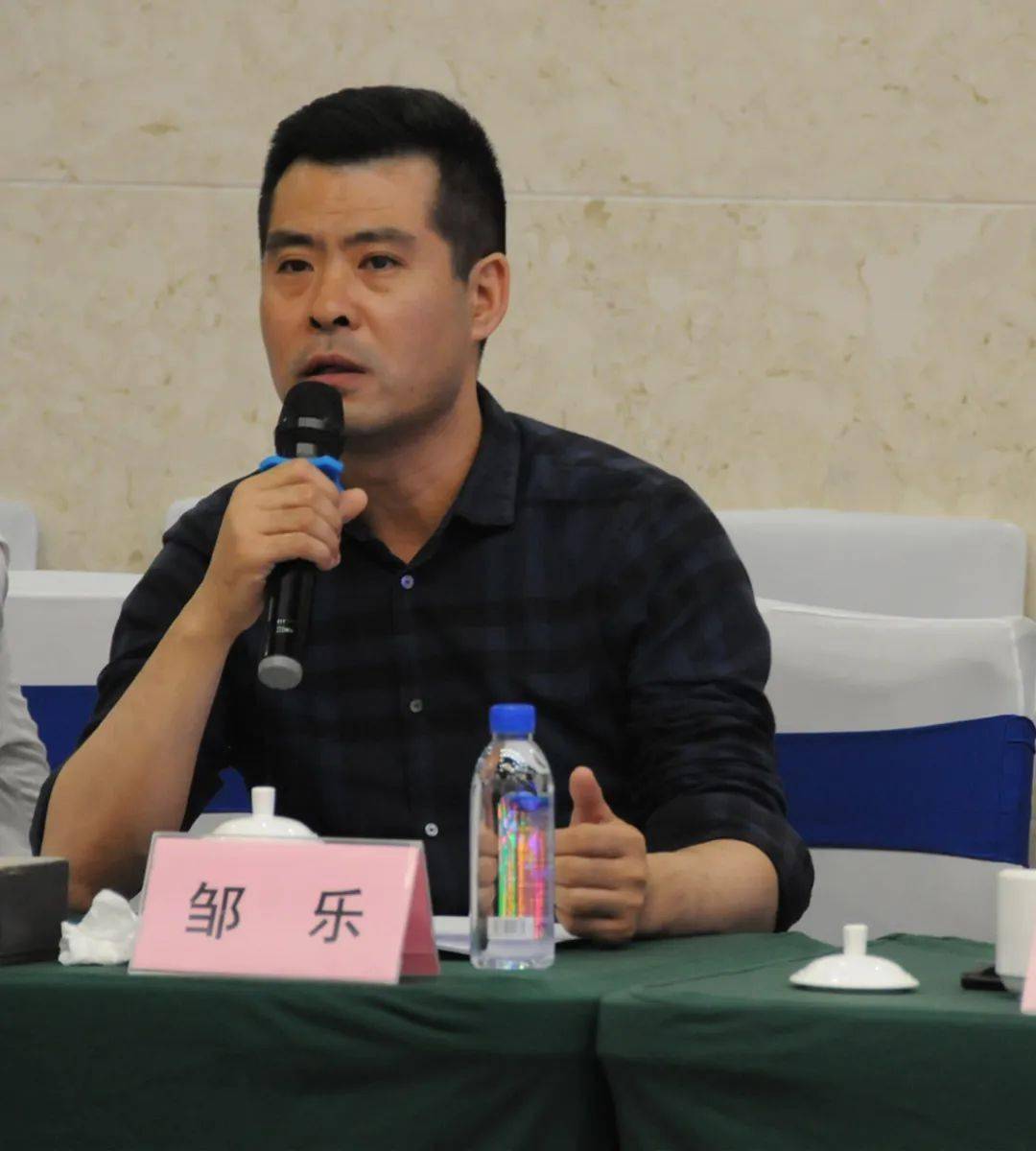 寄语青年企业家甩开膀子加油干争分夺秒抓生产市青企协总顾问魏道斌