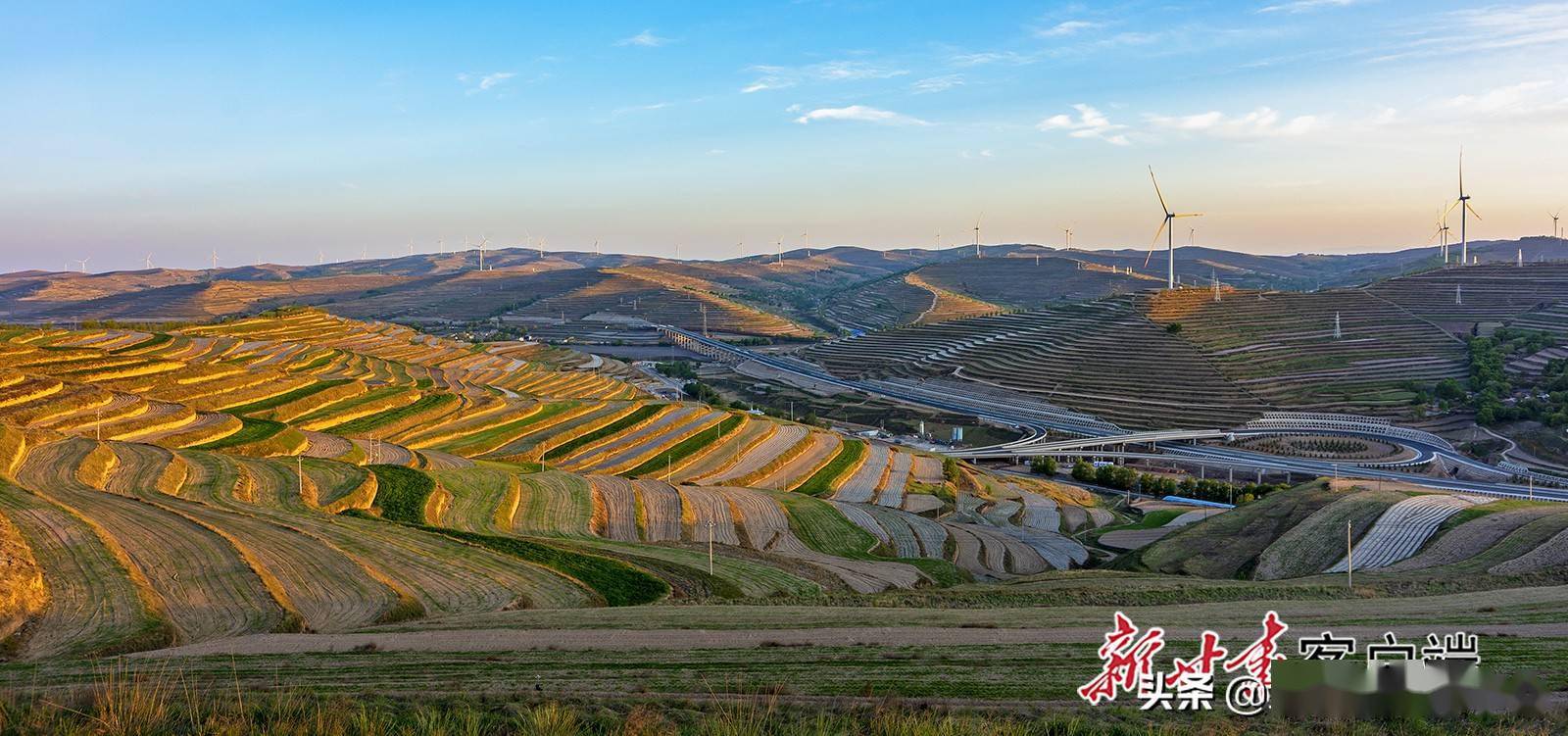 通渭县马营镇夕照梯田别样美_滩村_甘肃_夕阳