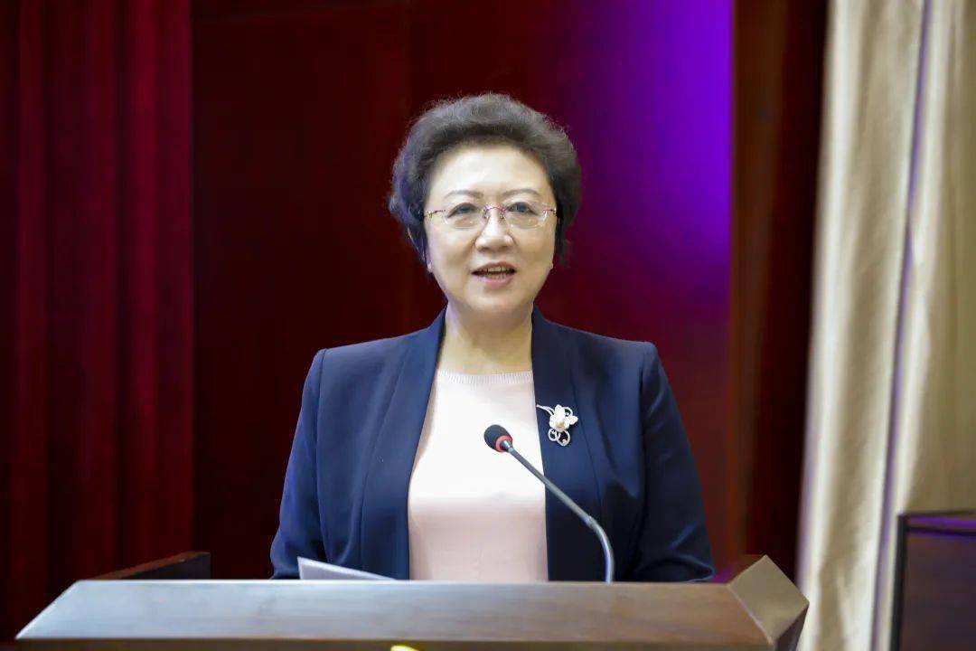 实践杂志社与内蒙古自治区妇女联合会签署战略合作协议_王芳_王登华