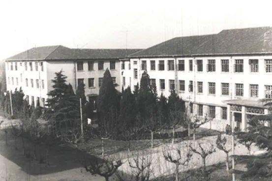 扬州大学师范学院图片