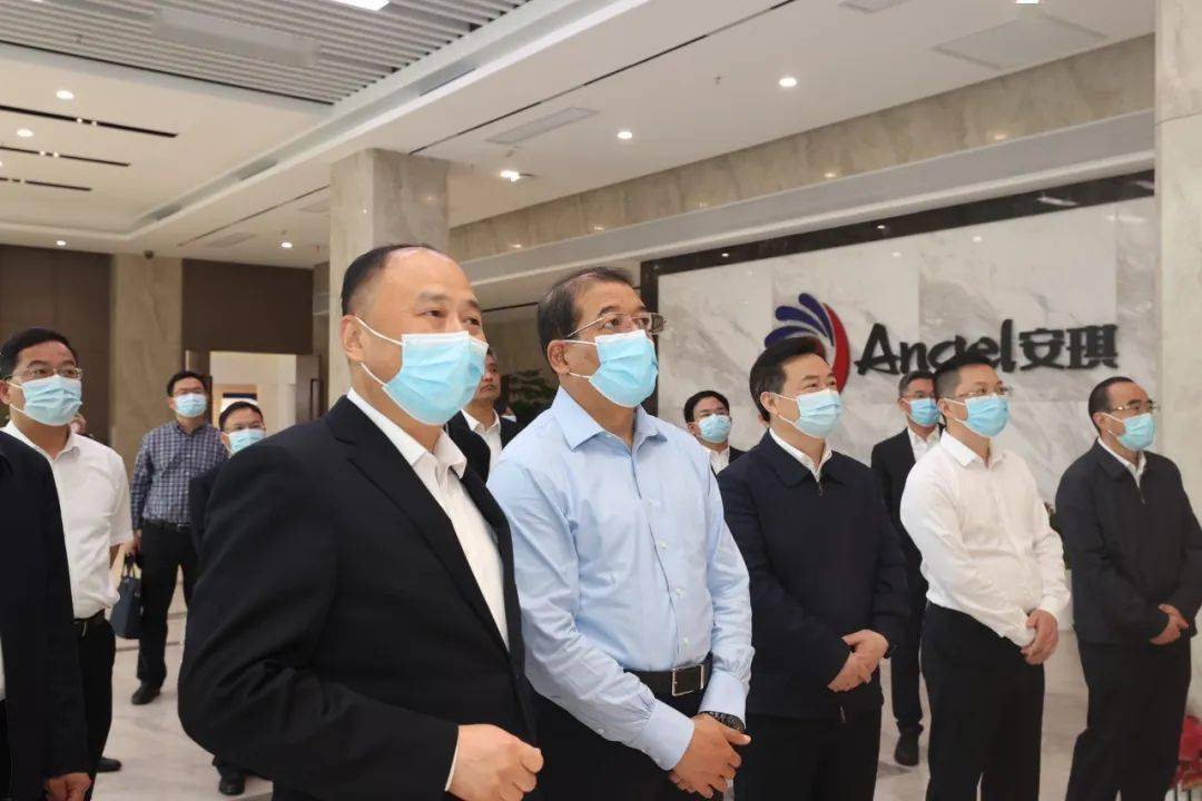 王立强调,要把创新作为实现企业战略目标的第一动力,作为企业干好所有