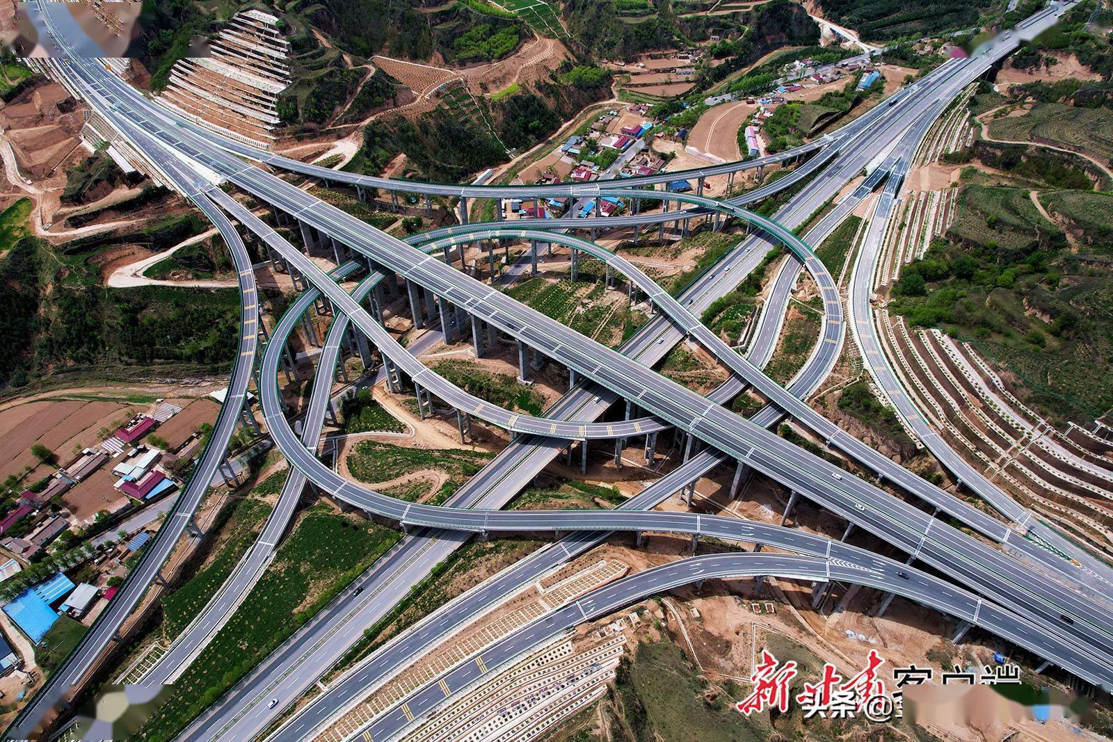 庆阳市交通项目铺坦途_高速公路_李泳宏_甜永