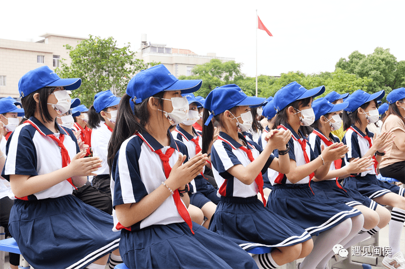 大篷车开进校园上街厚美小学沸腾了