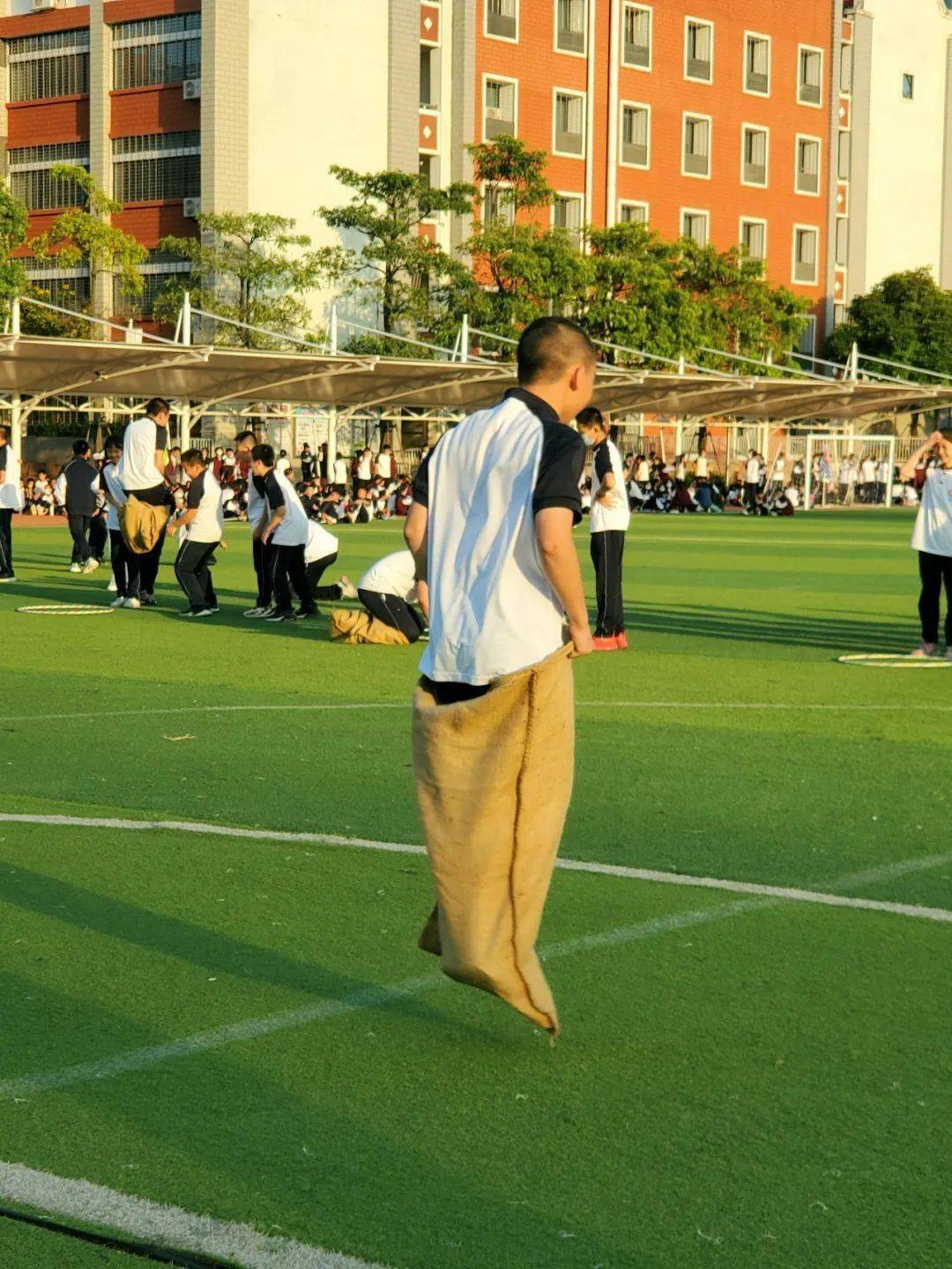 青春校园丨趣味运动会活力满校园灌口中学春季运动会