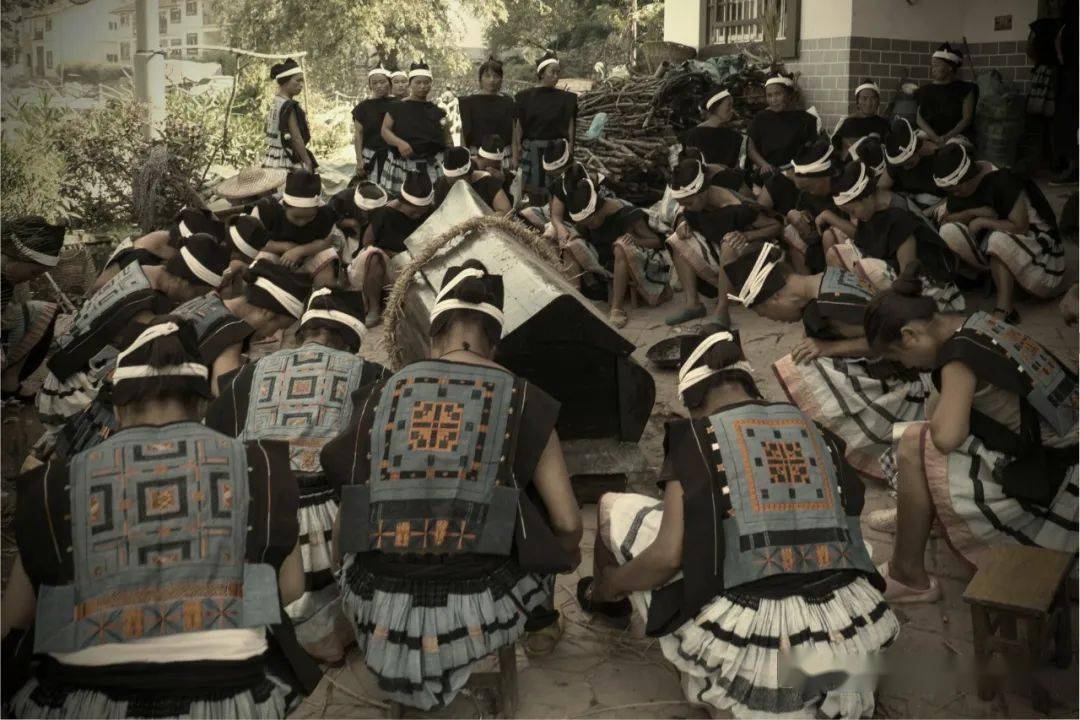 中国民俗摄影协会会员佳作谢佩霞我的十年僰人调查图记