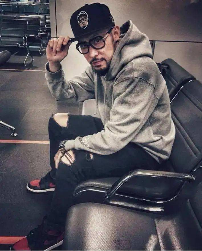 斯威特尬舞功夫胖秒变花痴甜心教主王心凌让说唱圈彻底沦陷了