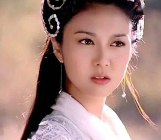 《聊斋三》之《白秋练》《画皮》里的小唯是山野森林里灵动的小狐狸带