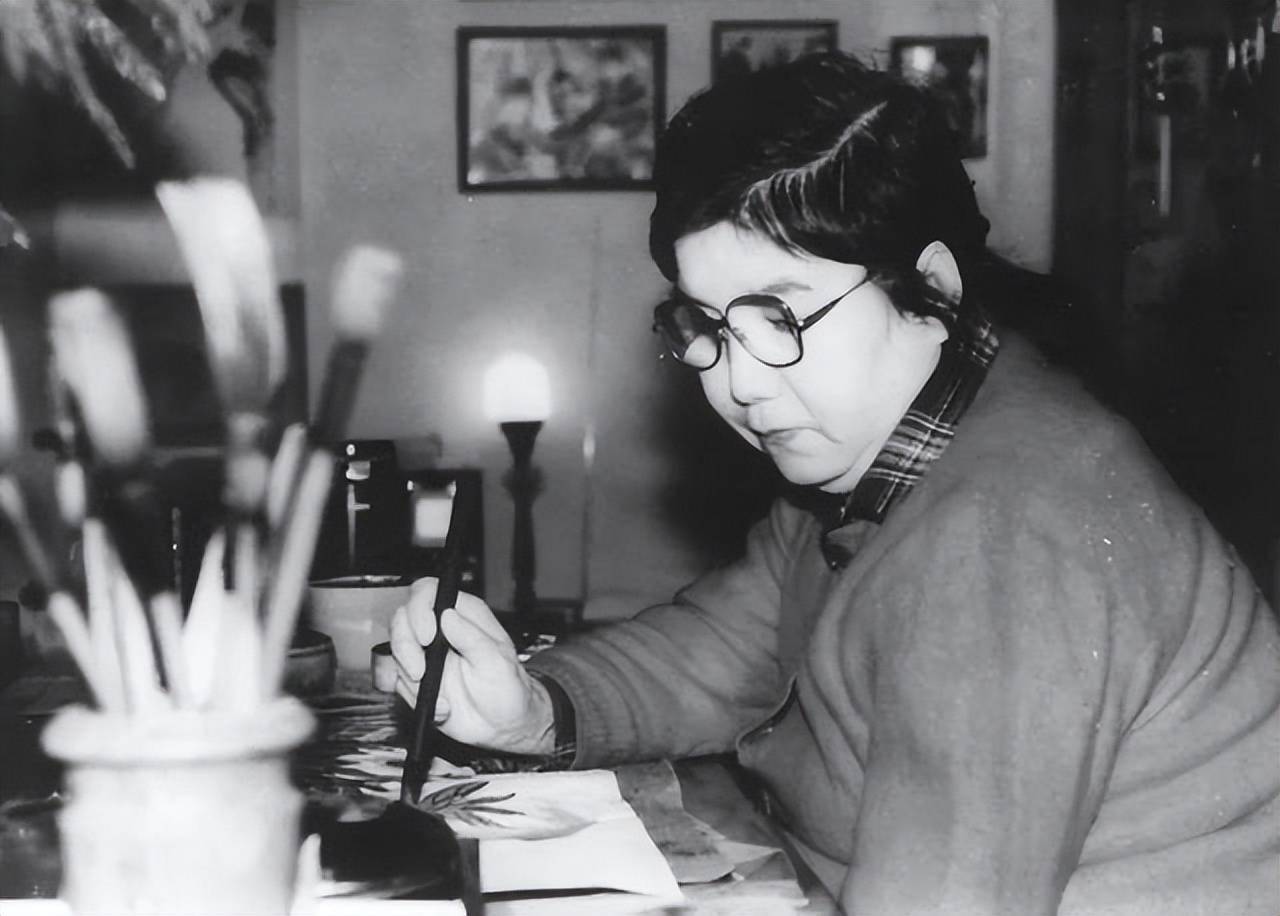 88岁的齐白石也追星初见就握住新凤霞的手不松开她生得好看