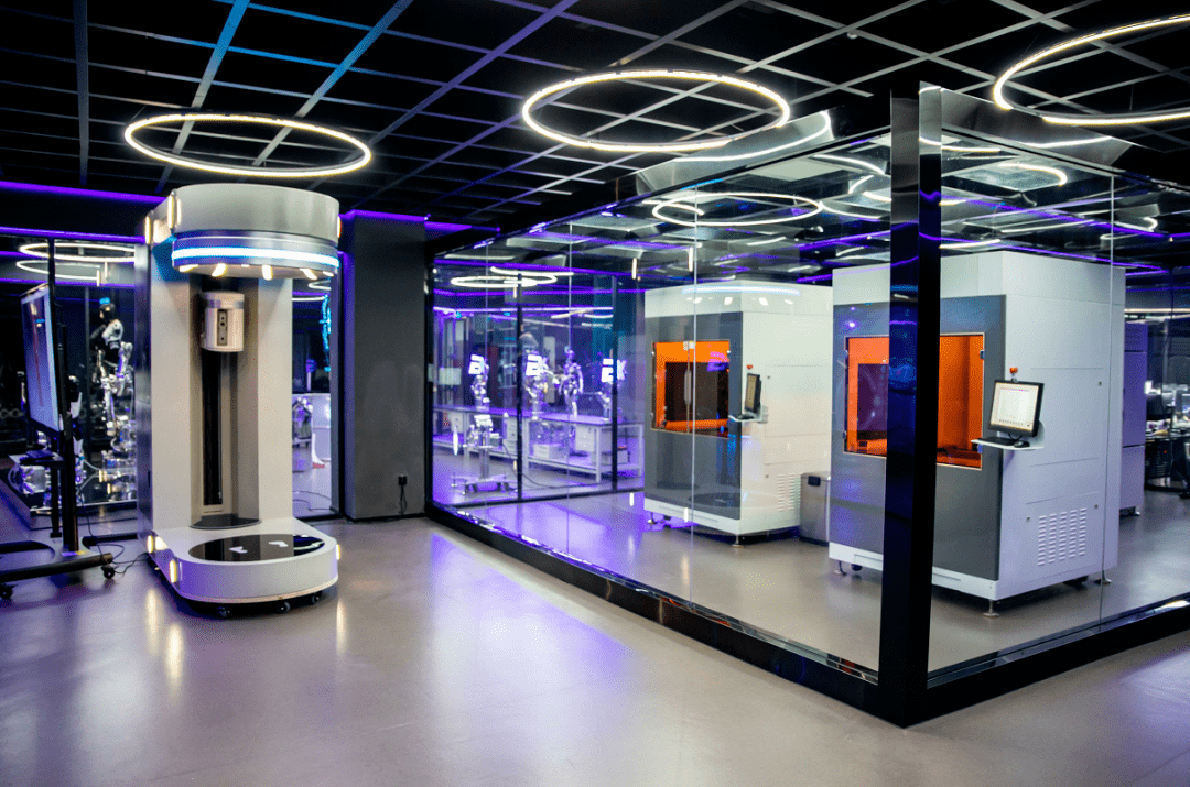 仿生人形机器人科技馆,模拟人工智能未来生活新增机器人研发中心探索