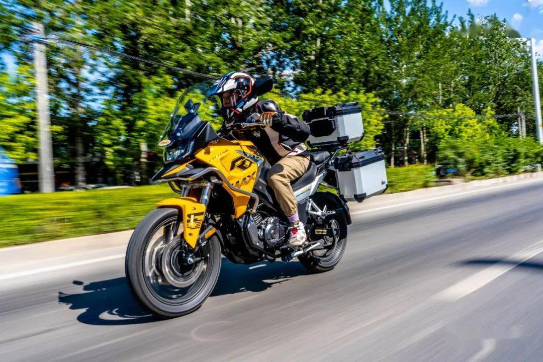 让休旅车更有乐趣城市试驾赛科龙rx401丨把玩