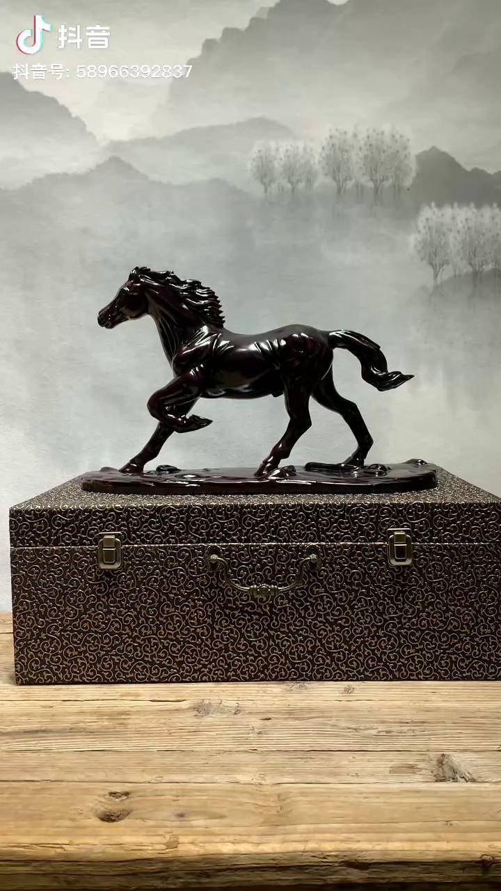 马到成功!黑檀木整体雕刻,长42厘米!