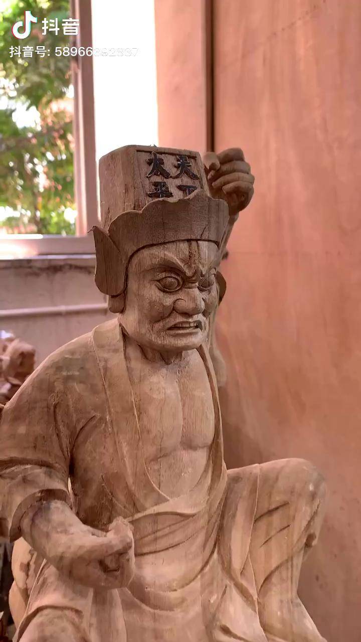 雕刻 高60厘米 手工雕刻 木雕工艺 工匠精神 木雕神像_雕刻_木雕_樟木