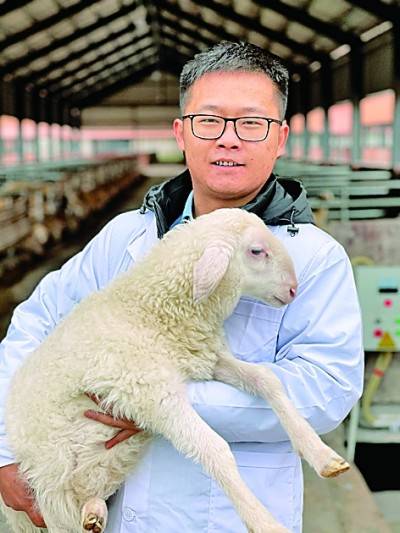 【奋斗者正青春·一线故事】张开荣:用行动让大伙儿服气_湖羊_广安