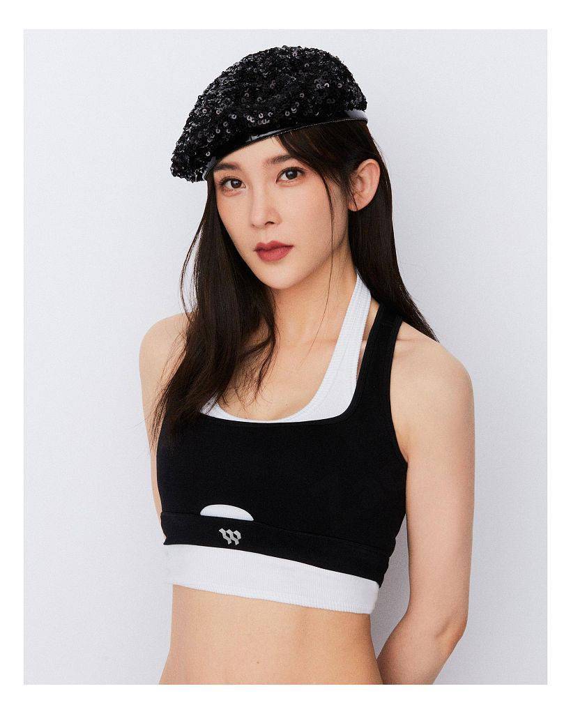 赵樱子时尚大片展甜酷魅力露性感小蛮腰时髦又俏皮