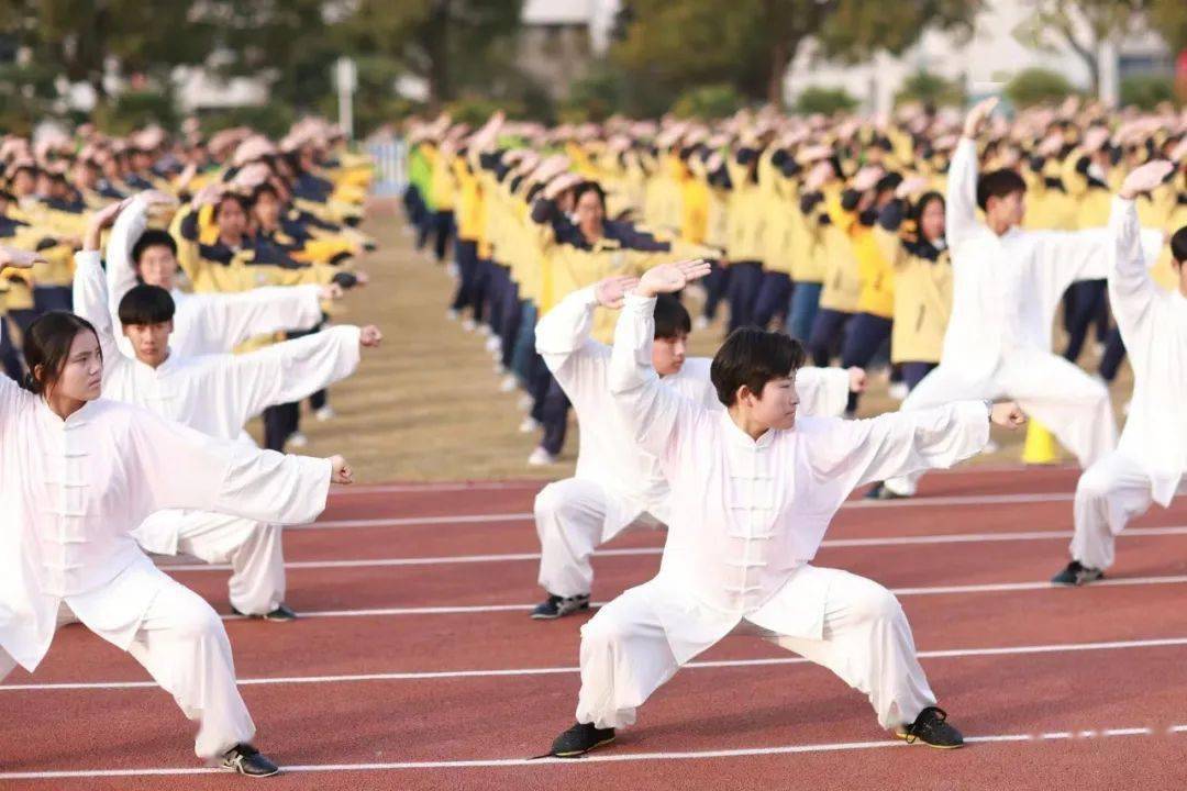乐学好问 深思笃行 成为最强健的自己——周庄高级中学欢迎你