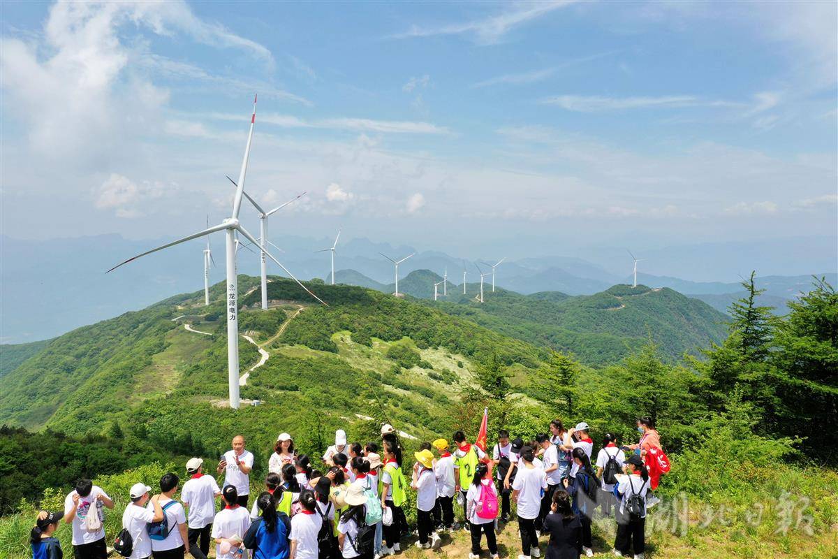 开展研学旅行争做乐学少年