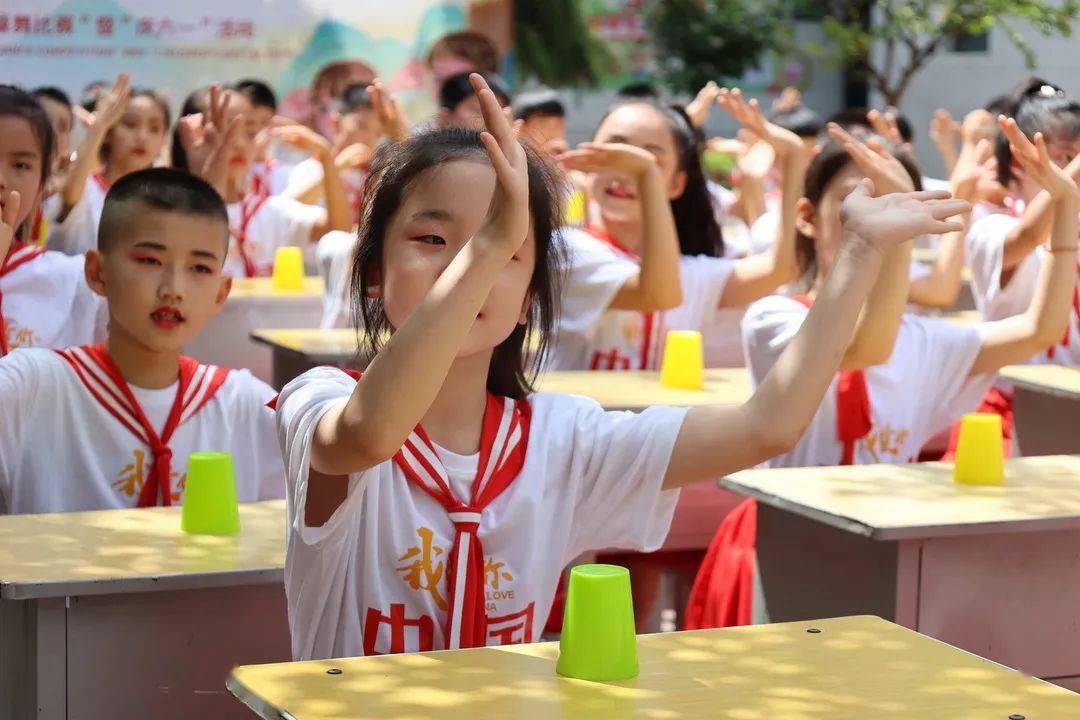 未央教育精彩课间舞动童年未央区东前进小学课桌舞比赛暨庆六一系列