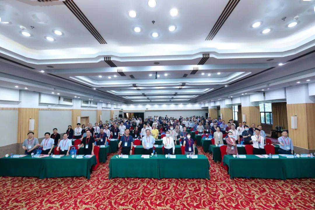 此外,北京协和医院消化内镜中心主任杨爱明教授,中国医学科学院肿瘤