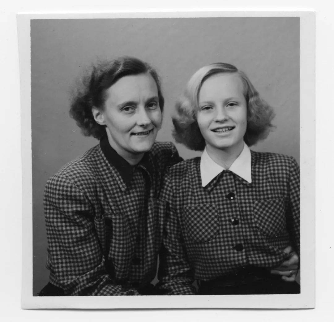 女儿卡琳和她的朋友,堂兄弟都爱上了这个奇特的角色,林格伦不得不一次