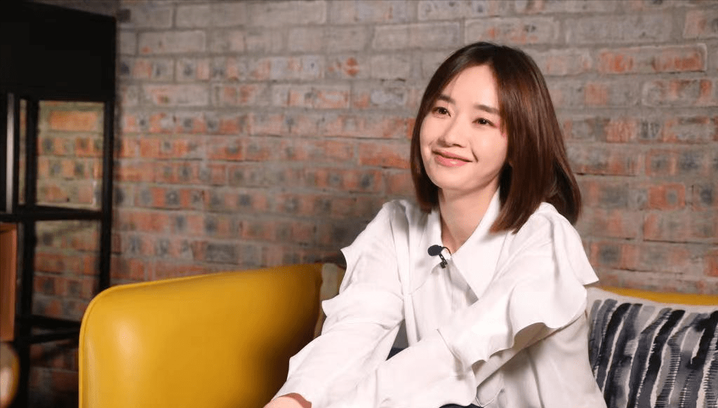 刘雅瑟此次在《海关战线》中不再饰演残情的角色.