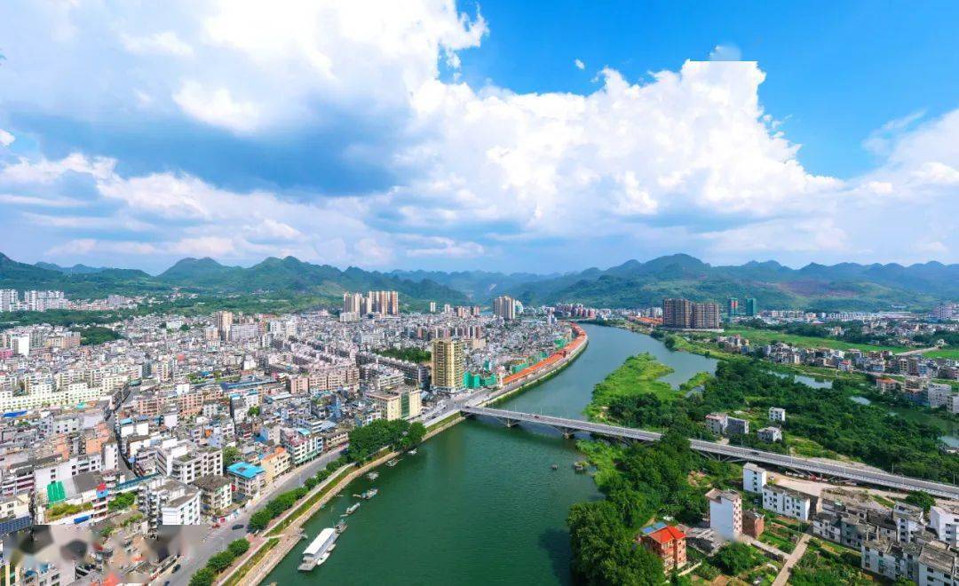 群众得实惠城市添魅力连州跑好创建文明城市接力赛